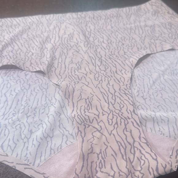 Ronda Shear no lines panties - Picture 3 of 5